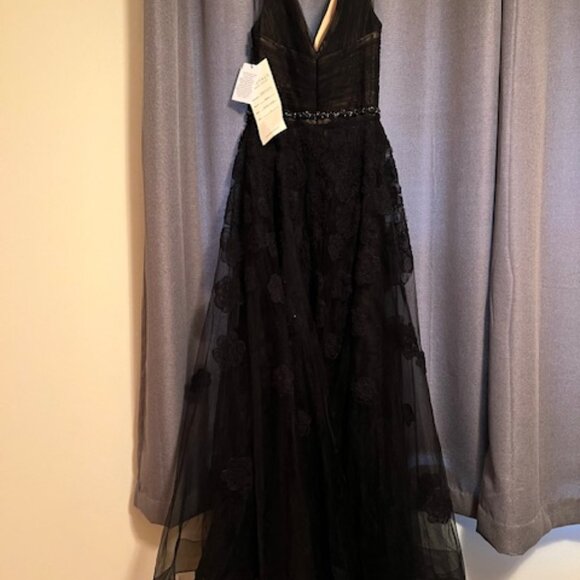 NEW Montage by Mon Cheri Gown - Picture 6 of 9